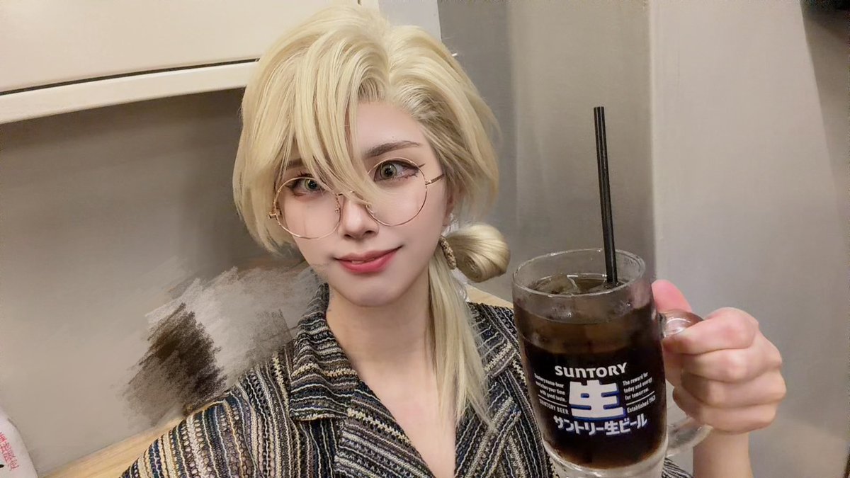 qm_wbl's tweet photo. #0906居酒屋本丸
※捏造私服

改めて、おさけのめない富田で参加させていただきました🤍🥤
同卓の人たちもたくさん構ってくれて優しかったし、顔良人（かおよんちゅ）たちが全力で楽しく酔っ払ってるのとても楽しかった✨んでご飯がマジで全部美味しかった✨🍗🍚🥢✨
ヴィオさん主催お疲れさまでした！ https://t.co/Oa4Bn8XmG9