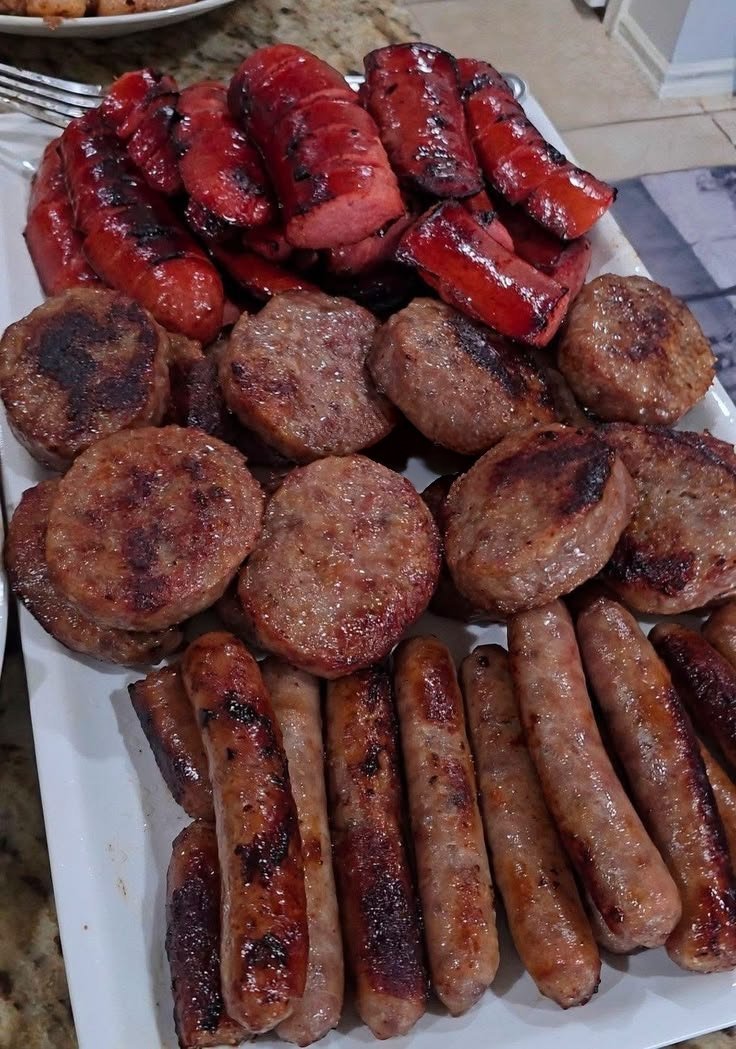 F0ODHub's tweet photo. What's missing from this BBQ feast? https://t.co/Tjan8z7rUB