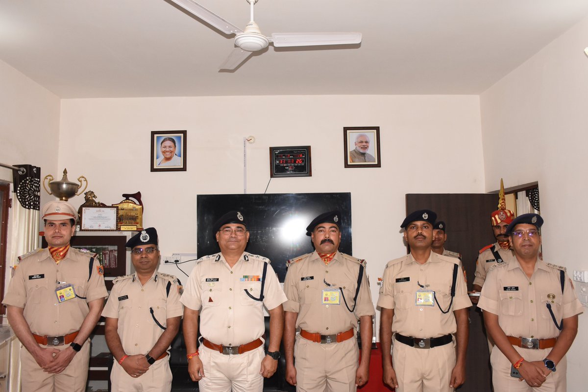 5bnSSB_INDIA's tweet photo. आज दिनांक 07/09/2026 को श्री सुरेन्द्र विक्रम, कमांडेंट, 5वीं वाहिनी सशस्त्र सीमा बल, चम्पावत के नेतृत्व में वाहिनी मुख्यालय में पदोन्नति समारोह का आयोजन किया गया ।
@SSB_INDIA 
@SSBFTRRANIKHET https://t.co/iY1fN1Vnou