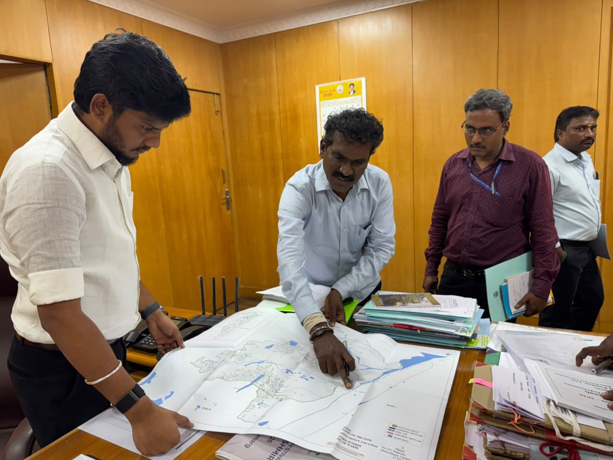 RameshOffcl's tweet photo. மாண்புமிகு தமிழ்நாடு முதலமைச்சர் திரு. ச.ஜோசப் விஜய் அவர்களின் வழிகாட்டுதலின்படி,

பெருநகர சென்னை மாநகராட்சியின் திருவொற்றியூர் (மண்டலம்–1) மற்றும் மணலி (மண்டலம்–2) மண்டலங்களில் மழையால் ஏற்படக்கூடிய பாதிப்புகள் மற்றும் மேற்கொள்ள வேண்டிய முன்னெச்சரிக்கை நடவடிக்கைகள் குறித்து துறை சார்ந்த அதிகாரிகள் மற்றும் அலுவலர்களுடன் ஆலோசனை மேற்கொள்ளப்பட்டது.

பொதுமக்களின் பாதுகாப்பை உறுதி செய்ய தேவையான அனைத்து முன்னேற்பாடுகளையும் துரிதமாக மேற்கொள்ள அறிவுறுத்தப்பட்டது.

- 

Under the guidance of the Hon’ble Chief Minister of Tamil Nadu Thiru. C.Joseph Vijay,

A review meeting was held with the concerned officials and department representatives regarding possible rain-related impacts and the precautionary measures to be undertaken in Tiruvottiyur (Zone–1) and Manali (Zone–2) of the Greater Chennai Corporation.

Officials were instructed to take all necessary precautionary measures on a priority basis to ensure the safety and well-being of the public.

@CMOTamilnadu | @TVKVijayHQ 
#CMJosephVijay‌