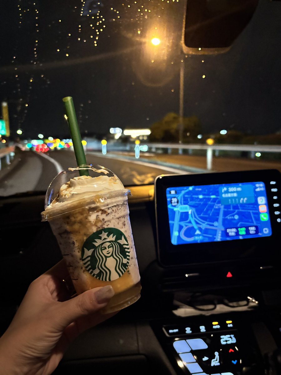 POCHIiiiROL's tweet photo. 芋🍠飲みながら帰りまーす🚗³₃ https://t.co/5t7qil102P