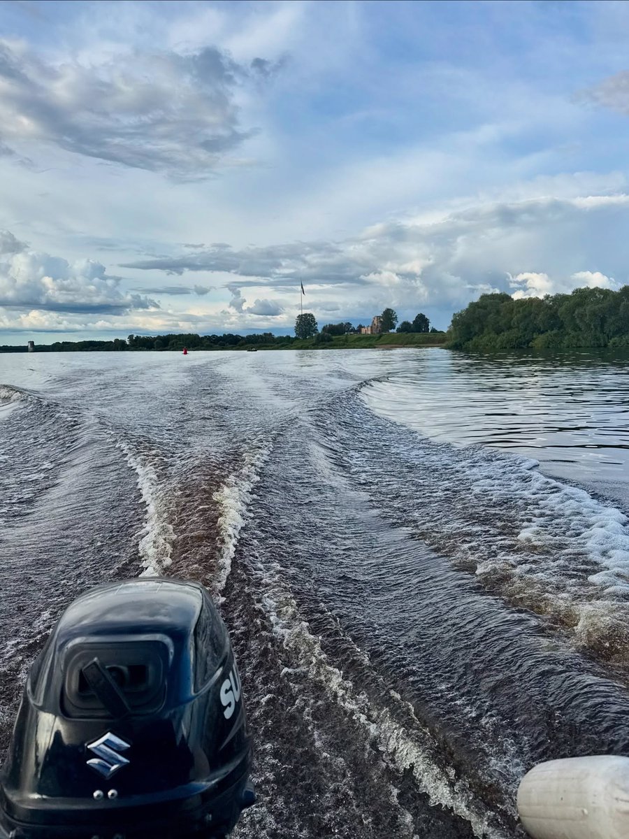 fitysk8's tweet photo. Увлекательная прогулка к озеру Ильмень и обратно https://t.co/sNIfJHUpUM