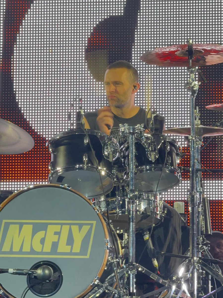 valterly1's tweet photo. @mcflymusic at @dreamlandmargate, 01. 08. 25 https://t.co/y47zQvcqX8