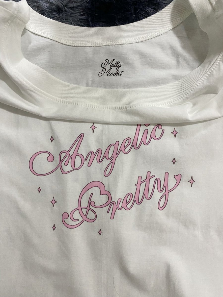 Chompuulol's tweet photo. ปาดไหล่เฉียง มือ☝🏻 ตัวนี้น่ารักมากกกก✨
100฿
#เสื้อผ้าน่ารัก #ส่งต่อเสื้อผ้ามือสองราคาถูก #โล๊ะตู้เสื้อผ้า #ส่งต่อเสื้อผ้ามือสอง #ส่งต่อเสื้อผ้าไอจี #เสื้อผ้าไอจี #เสื้อผ้าสายคาเฟ่ #เสื้อผ้ามือสอง https://t.co/Yhcwu6w8Hk