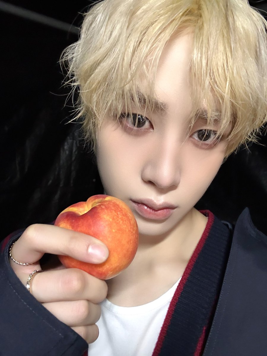 xikers_official's tweet photo. [#헌터] 사과 맛있다
#xikers #싸이커스 https://t.co/sCv3idDhAB