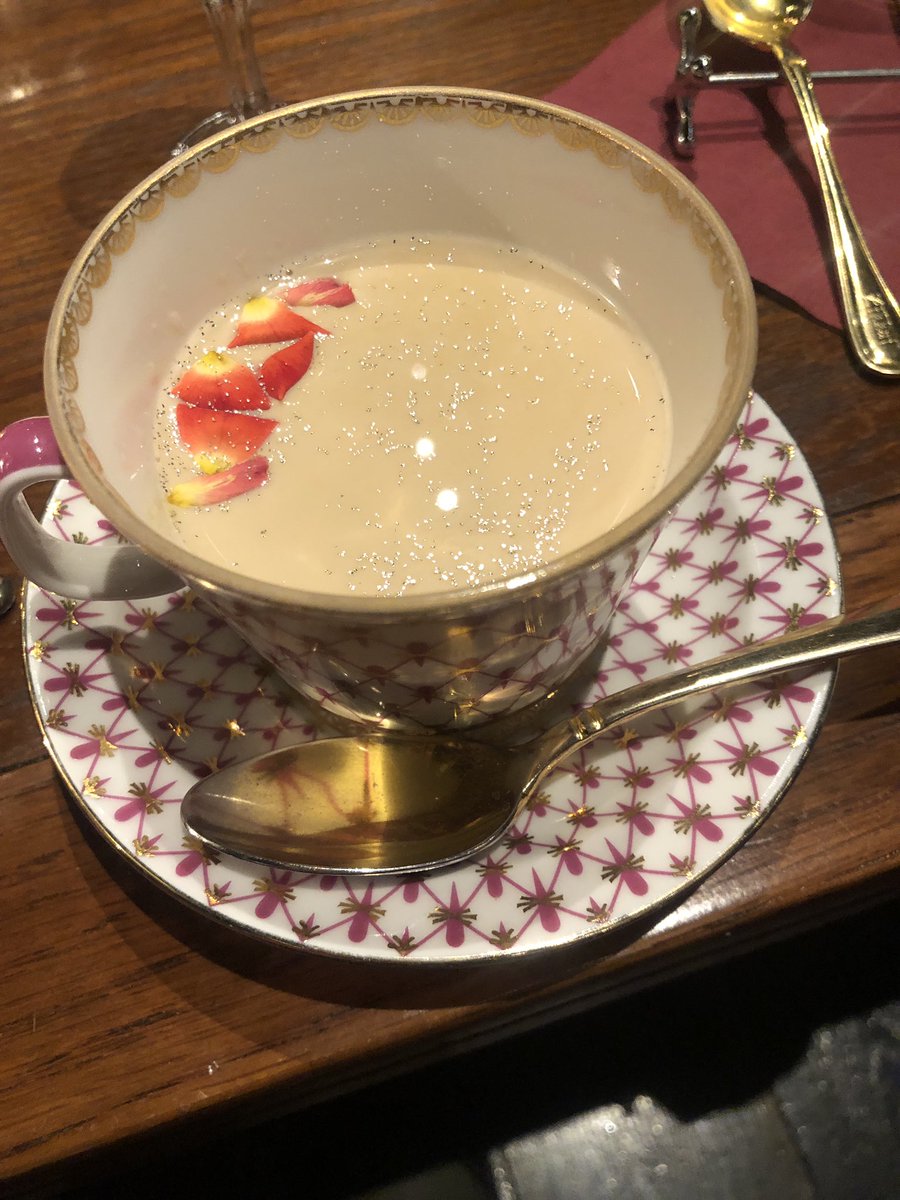 MaraShI97's tweet photo. 誕生祝いにBAR 十誡さんのアフタヌーンティーへ久々に
去年行けなかった星の王子さま〜
賢治先生も好きだから星めぐりも行きたかったんだけど
お紅茶いただきすぎたのでまたいずれ…… https://t.co/Tb2Oby6WP6