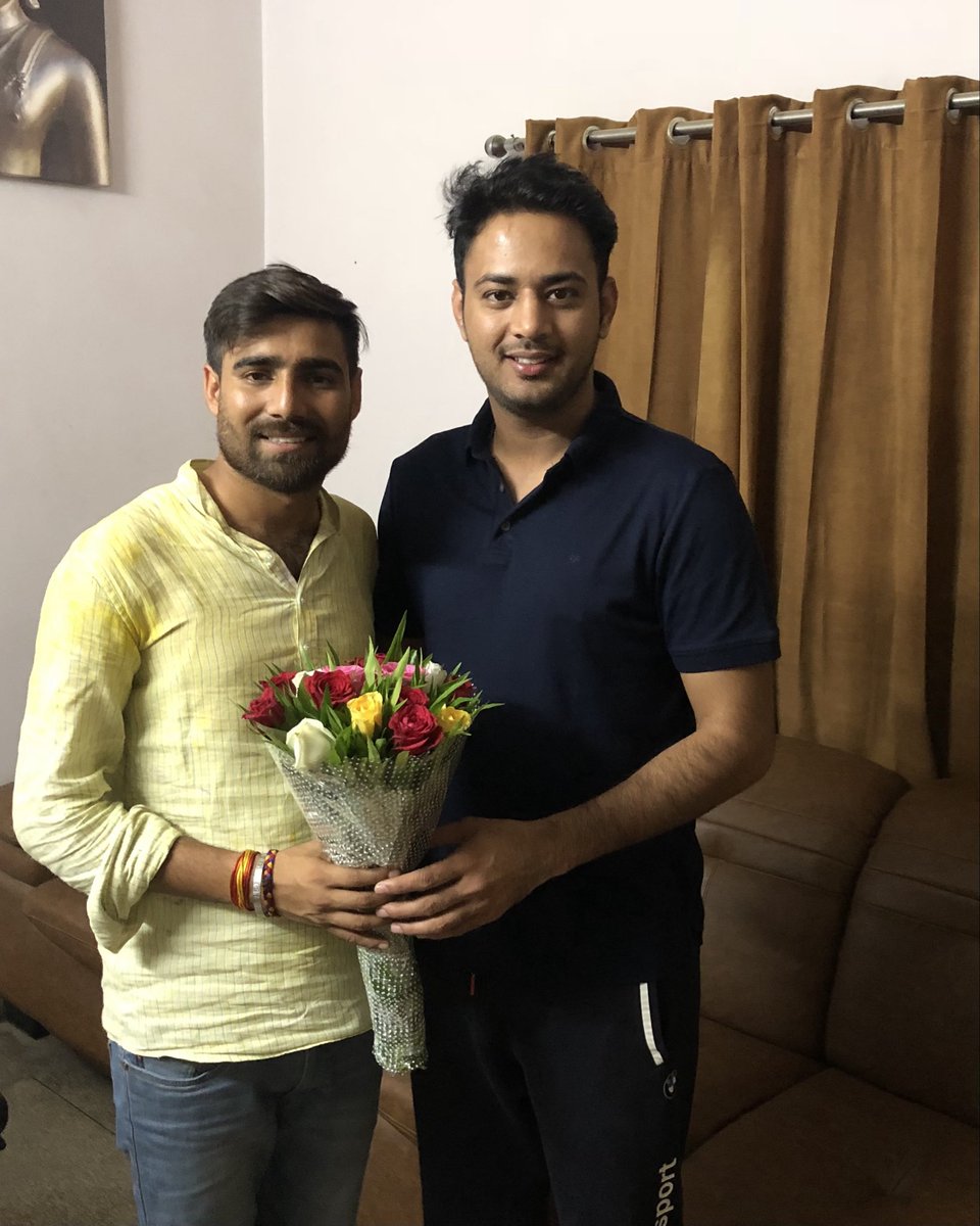 VishvandraN's tweet photo. देश के छात्रो एवं नौजवानों की बुलंद आवाज, 
NSUI के ऊर्जावान राष्ट्रीय अध्यक्ष भाई विनोद जाखड़ जी को जन्मदिवस की हार्दिक बधाई एवं शुभकामनाएँ।

ईश्वर से आपके उत्तम स्वास्थ्य, दीर्घायु जीवन, निरंतर जनसेवा एवं उज्ज्वल भविष्य की कामना करता हूँ। 
@VinodJakharIN @nsui https://t.co/hBqDXXAa7Q