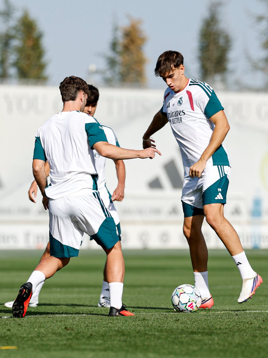 realmadriden's tweet photo. ⚽👀 https://t.co/hTuM1cMvyx