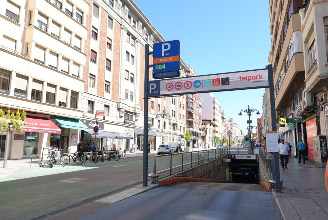 feleleon's tweet photo. 🚗 Encontrar aparcamiento condiciona cada vez más nuestros desplazamientos 

 FELE y Telpark no unimos una vez más para ofrecer una solución para aparcar de forma más fácil, cómoda y económica.

+ info ➡️ https://t.co/QHMxEtwSH0

#FELE #Telpark #Leonesp #Movilidad https://t.co/f3Jx9QGCHV