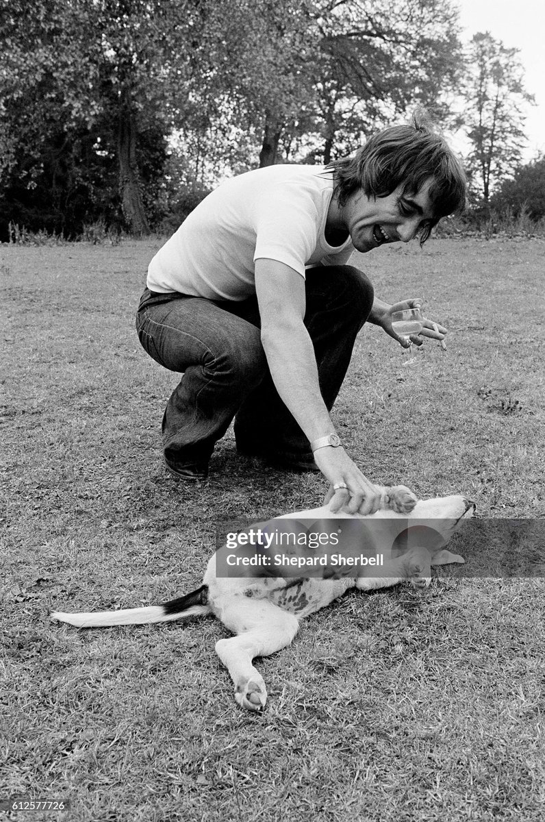 BoppingElf77's tweet photo. REMEMBERING THE LENGENDARY KEITH MOON 🔥🥁🧡
Who Passed Away OTD In 1978...
"I told people I was a drummer before I even had a set, I was a mental drummer."
#KeithMoon #InMemoriam #OTD #DrummerExtraordinaire #TheWho #60s #70s #NeverForgotten #NoSubstitute
@TheWho @KeithMoon https://t.co/QyyGRKO9Z3