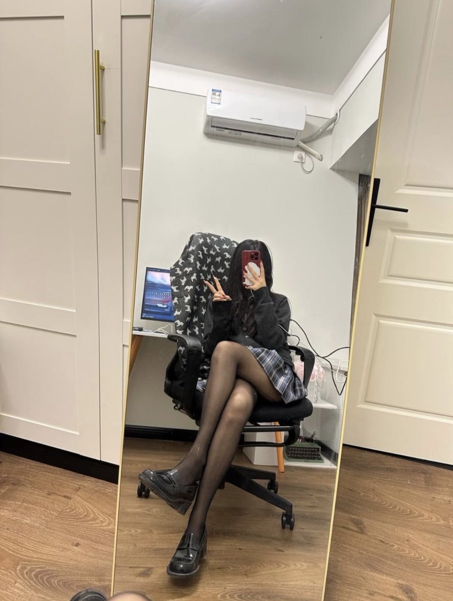 xiaowusao6's tweet photo. 今晚就这身吧 https://t.co/YlTp1F2DOh