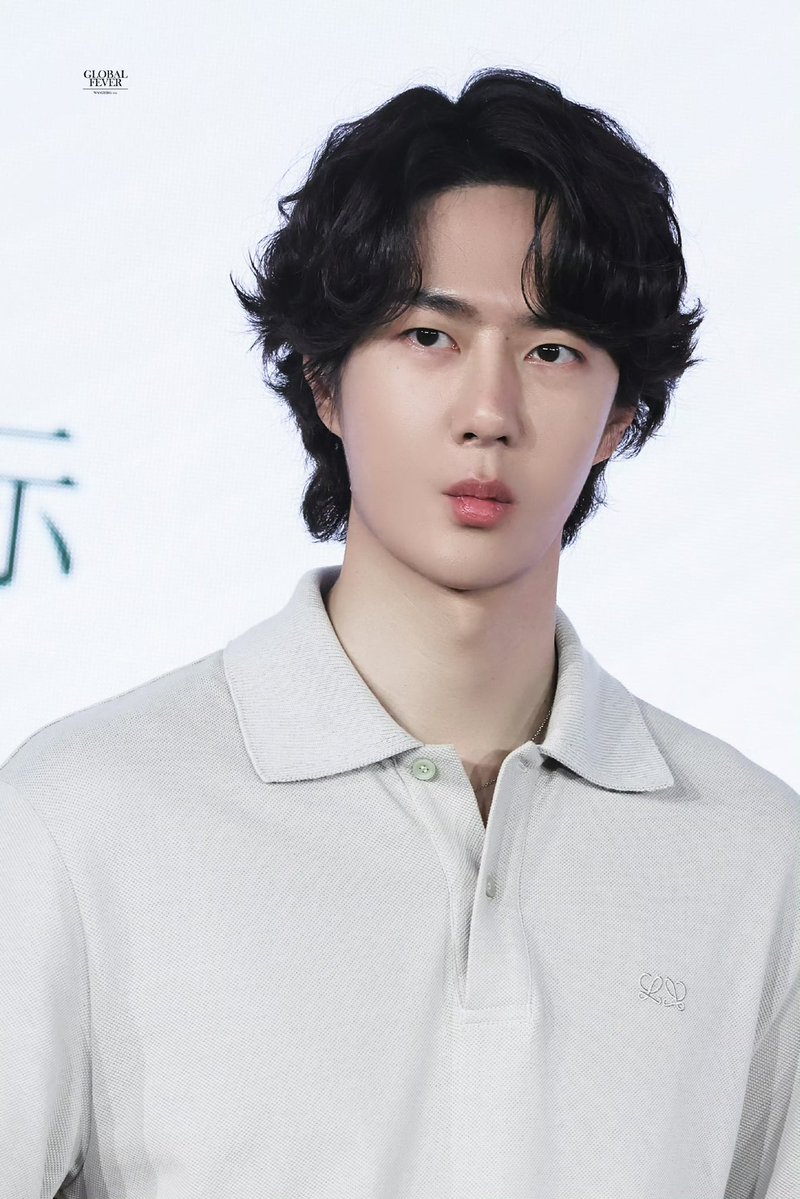 xiaozhazn's tweet photo. Kok ganteng. https://t.co/oIyVfkqKMv