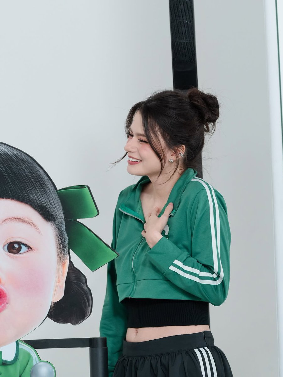 beckyfanclub05's tweet photo. 📸 💜 : 𝗞𝗢𝗟𝗔𝗕𝗔𝗦𝗜𝗔

BECKY WITH @GrabTH 💚 @AngelssBecky By KOLabasia

#GrabFoodถูกกว่าชัวร์ #GrabFoodXFreenBecky #GrabFoodถูกกว่าชัวร์xฟรีนเบคกี้ https://t.co/r53hazkaOQ