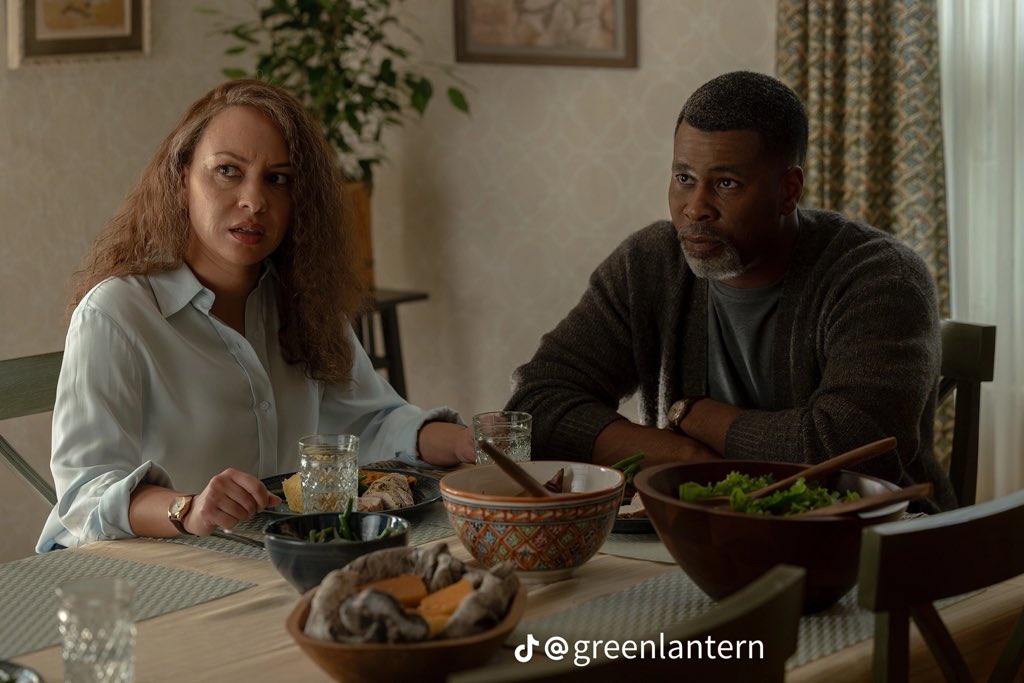 ayomide_fa98558's tweet photo. John &amp; Zoe at the table]
John gets closer to Zoe, but he still doesn’t know that the woman sitting across from him is hiding the biggest secret in the entire investigation. 
This scene is important because Zoe is already deeply connected to the Manhunter mystery https://t.co/kyMoOhY5vB