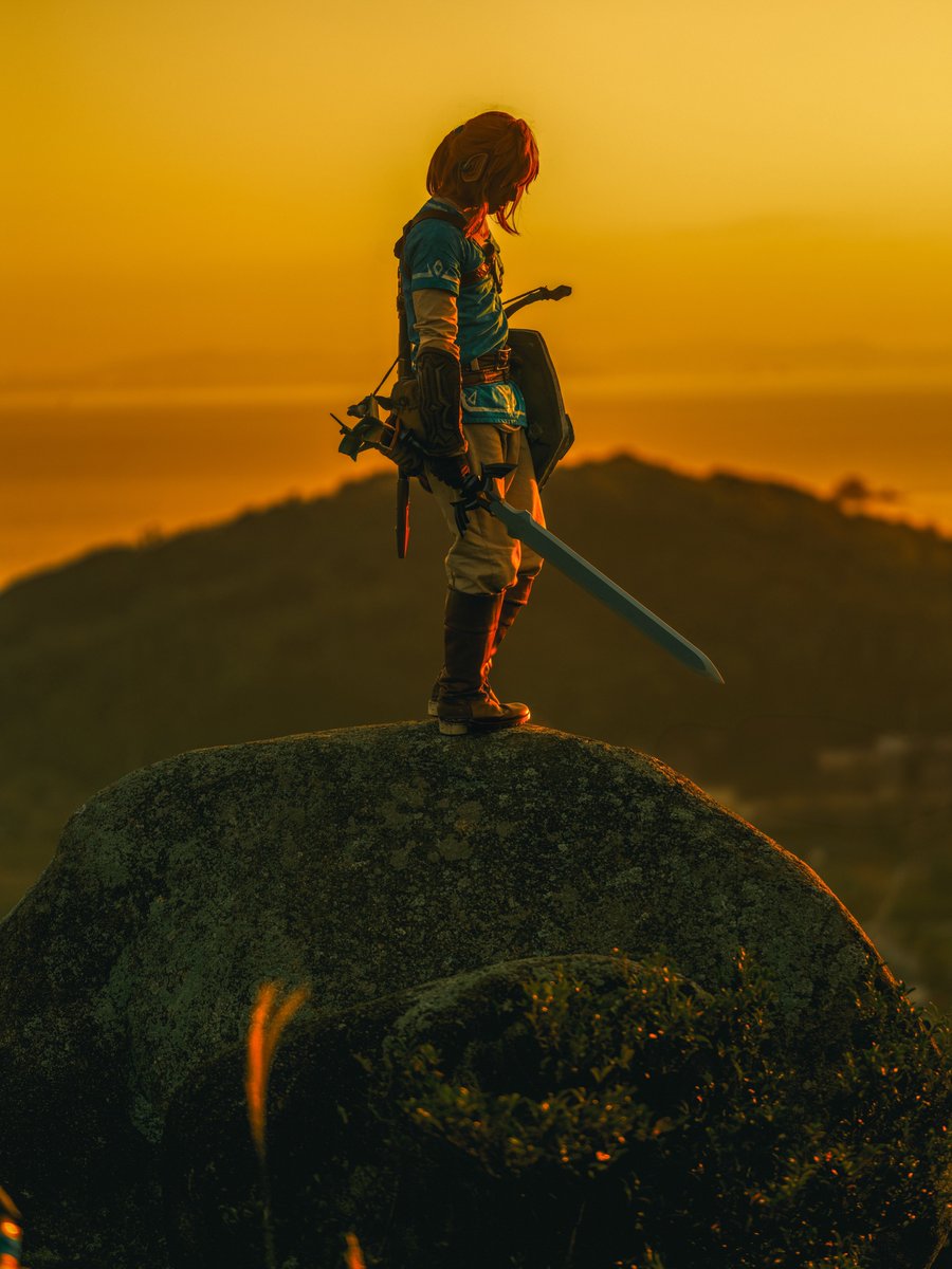 sakigake_cos's tweet photo. cosplay        Legend  of  Zelda         Botw
                          ゼルダの伝説
____________________________________
　　　　
　　　そなたの姿 常に勇者と共にあり

photo @krage_lib  ＠yoshi_10pa https://t.co/D4kDrZKdTT