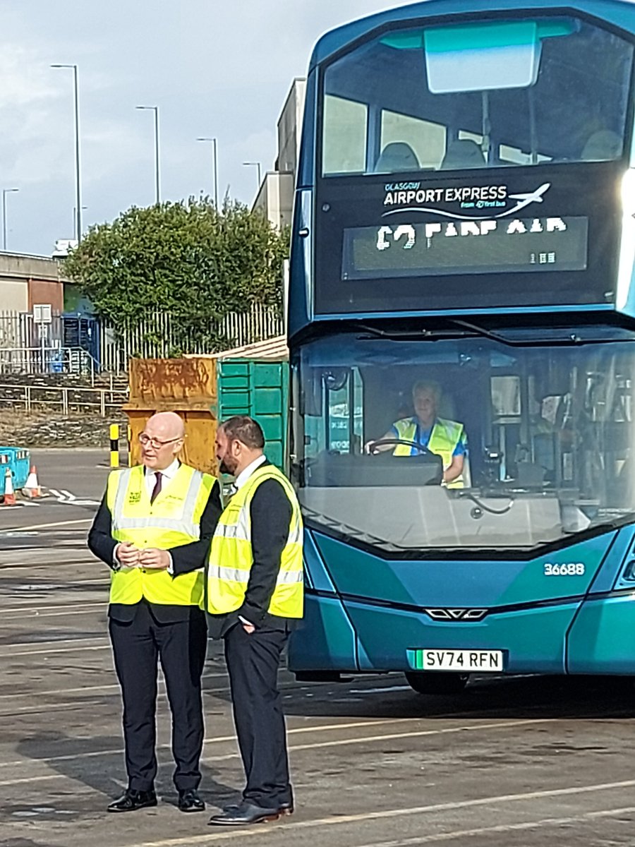 GreigBusUsers's tweet photo. Today is the initial roll out of the £2 flat fare in the west of Scotland. Which coincides perfectly with #CatchTheBusMonth #CTBM26 with @JohnSwinney and First Bus @BusUsersUK https://t.co/oHbOqcyiRT