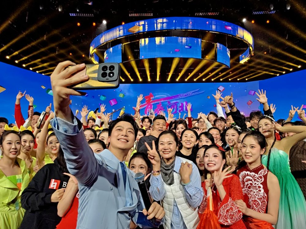 clovf691218's tweet photo. Just finished the hottest new variety show! The laughter, surprises and sweet moments hit so different—already adding it to my weekly watch list ， https://t.co/mPaqwKhKgl