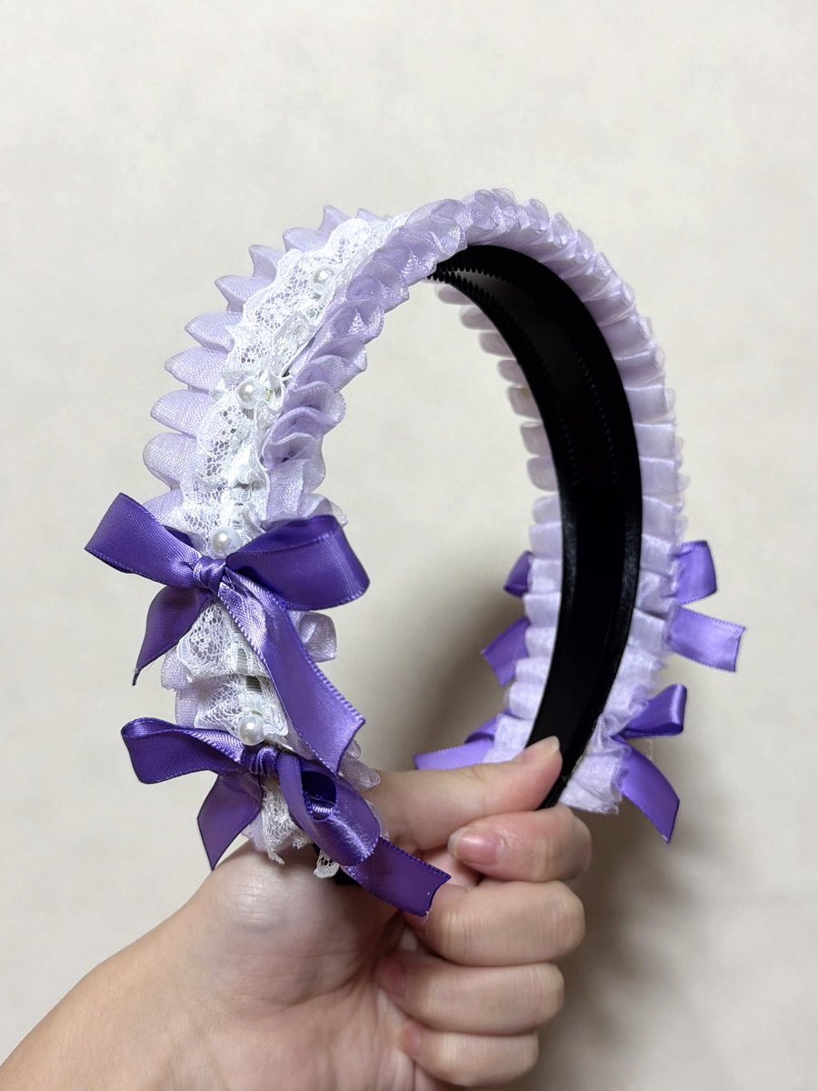 ayame_calres's tweet photo. 【悲報】ヒロインズアイドル
初めてのカチューシャ作りに挑戦するもアイドルモードとのギャップが酷すぎてカチューシャが可愛く仕上がっているのか判別もできない。 https://t.co/BGeQQ2P8ha