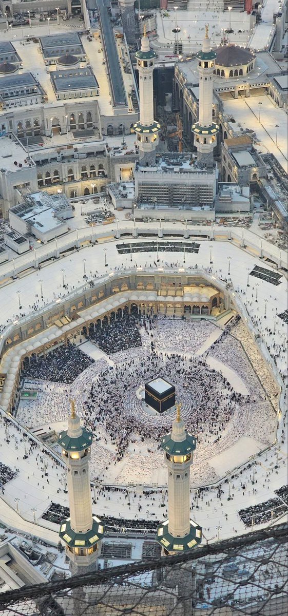 HolyMakkah01's tweet photo. B E Y O N D https://t.co/pF6AhyGeNl