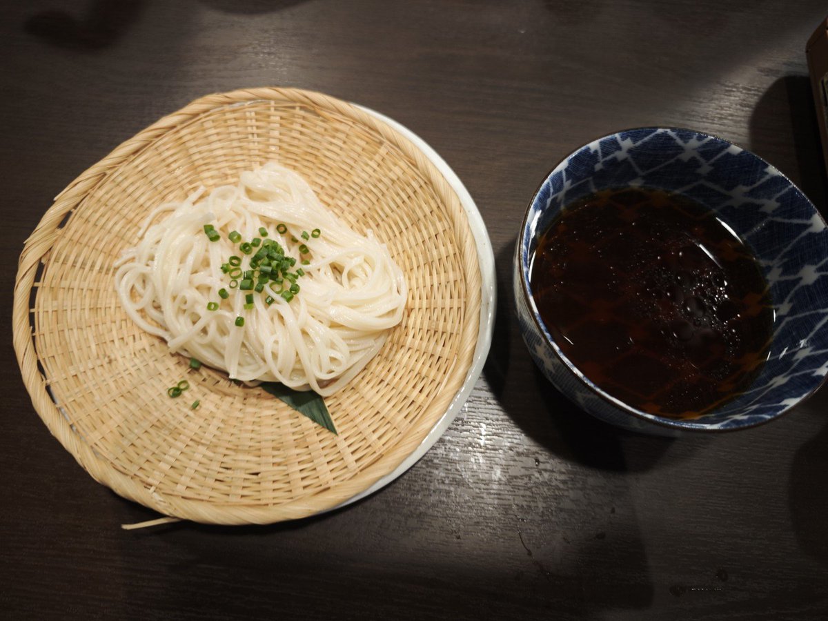 cozysomething's tweet photo. #秋田駅前
#かまくら
多分前にも来た
とりあえず　
#きりたんぼ
と
#稲庭うどん https://t.co/AzR2xJnBk2