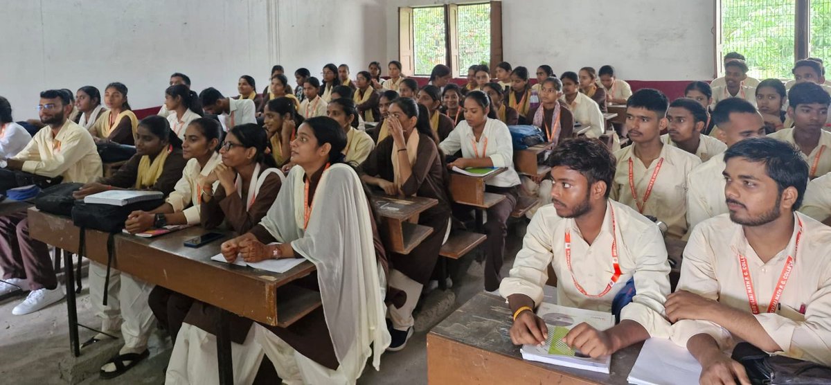 DNPGCollegeGKP's tweet photo. #राजनीतिविज्ञान विभाग द्वारा अकादमिक लेखन कौशलः प्रश्न-प्रारूप और उत्तर-लेखन की विधि’’ विषय पर एकदिवसीय कार्यशाला का आयोजन, कार्यशाला का मुख्य उद्देश्य विद्यार्थियों को प्रभावी ढंग से प्रश्नों के उत्तर लिखने, विषय-प्रस्तुतीकरण की क्रमबद्ध विधि की तकनीकों से परिचित कराना था। https://t.co/m9WZCKrLLu