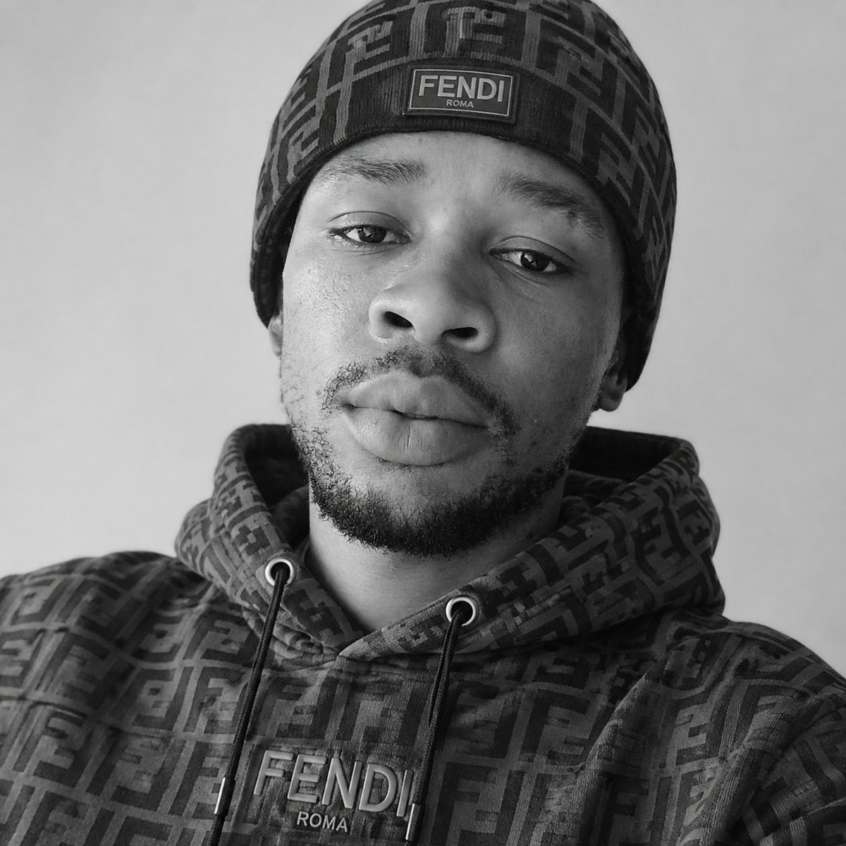 mlindeni_s9's tweet photo. Monday 🤳 https://t.co/F3pTFHsdUq