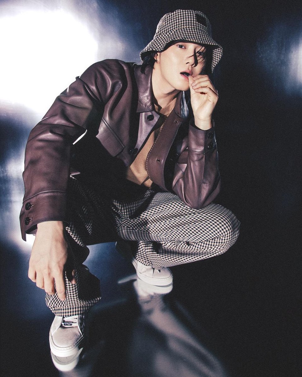 indiesh2o's tweet photo. suho for boss https://t.co/sLOd4ZyiUI
