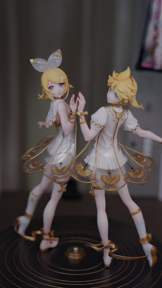 cherishedwish_'s tweet photo. 涂了镜音双子 https://t.co/V3Kln1eV6M