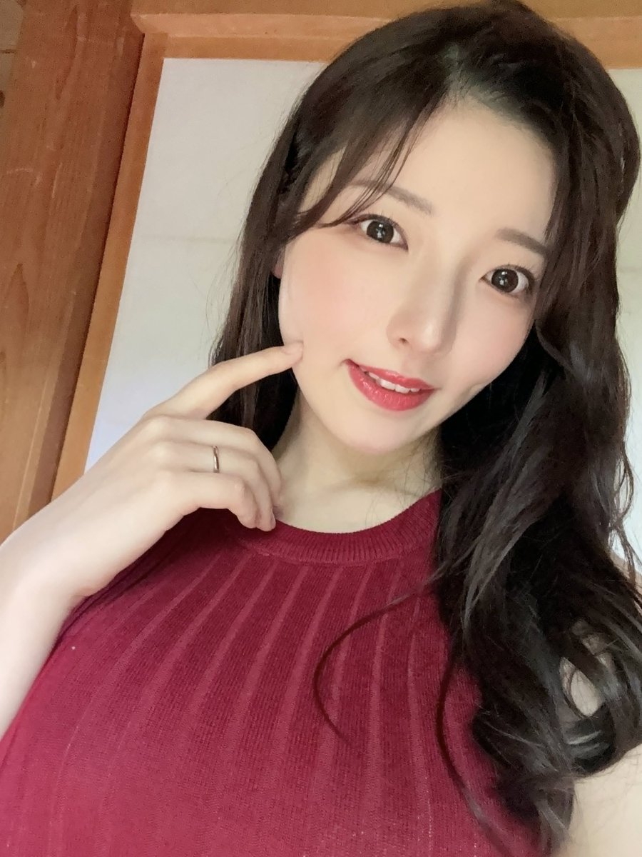 eqdmk72415941's tweet photo. 衣装の正解が全然わからないけど人妻やってます https://t.co/WHwU5BN0SC