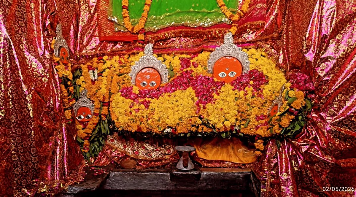 AlmejandraGH's tweet photo. श्री राज राजेश्वरी माँ धनोप मातेश्वरी की जय

आज शक संवत 1947, विक्रम संवत 2083, ज्येष्ठ कृष्ण प्रतिपदा, शनिवार 02 मई 2026 के श्रृंगार दर्शन। https://t.co/W8p6f2NUk4