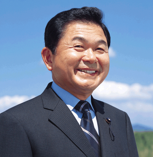 trek_7's tweet photo. こいつかタイ語も喋れんで、日当50万もらっていた
77歳のジジイは
旅行のコーディネーターとか、言葉だけでなく現地の情報に明るい必要があるが、ネエチャンがいる店だけは詳しいのか
福岡腐りすぎ

＞吉村氏は在任中からタイとの交流に熱心で「ドン」と呼ばれた蔵内勇夫前議長と近い関係にある https://t.co/AoevVZ1WVt