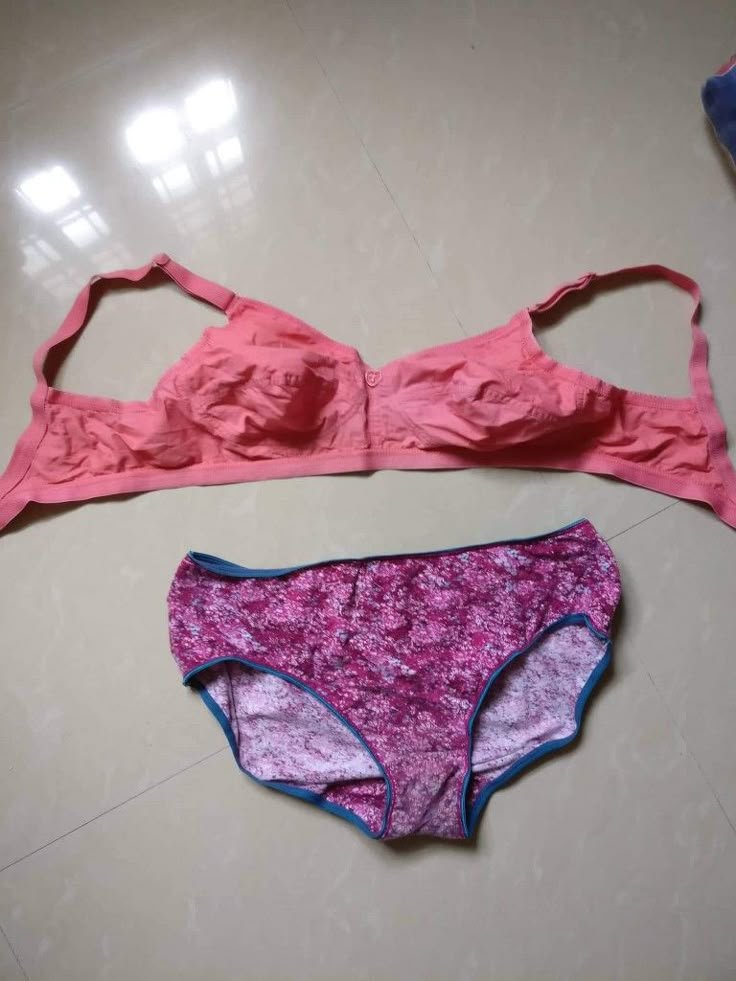 pottachi_slave_'s tweet photo. Epdi iruka en amma odambu and Ava bra jatty .. en amma pathi asingama kevalama pesa yaru vareenga intrested dm me or comment here......🥵 https://t.co/CmNhhJYOyz