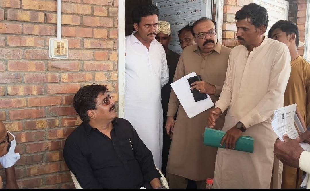 DalpatGranite's tweet photo. Mr. Kelash met with Minister Sardar Ali Shah to discuss improving the education system in Parkar UC, focusing on Student-Teacher Ratio policy and De-Action School initiative, while highlighting challenges faced by students and teachers during monsoon season.
#Sindheducation https://t.co/aQowqakWR2