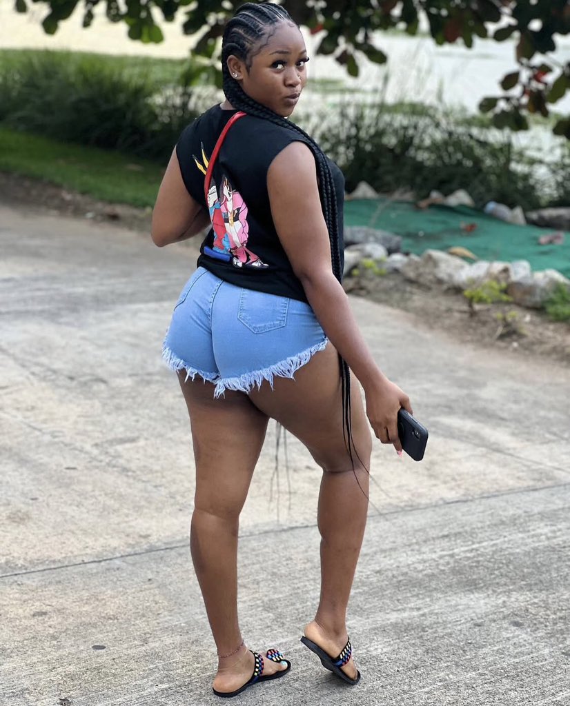 sheisbella12's tweet photo. So as X big reach no guy fit lock me in fvck this my aśs? shame on you guys 😭 https://t.co/3OWxbP3CLY