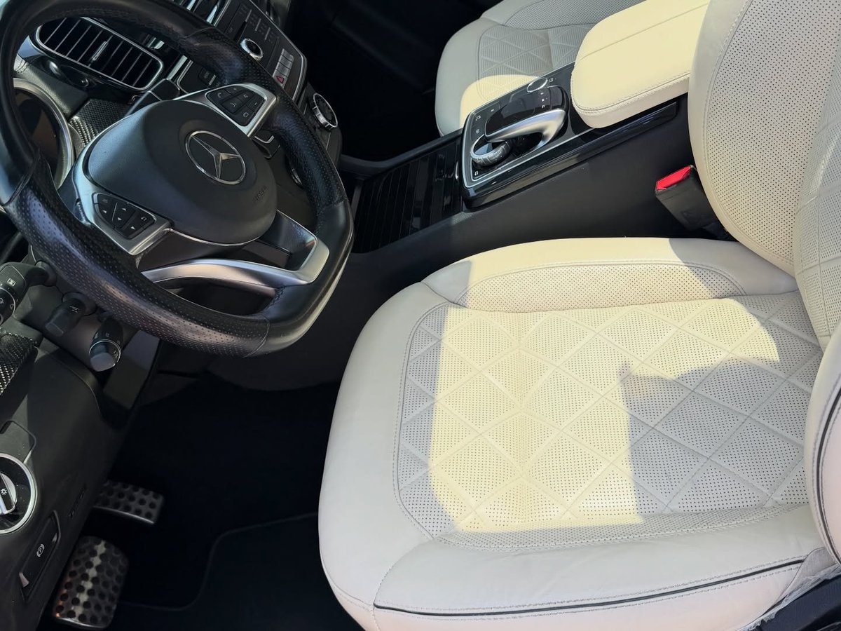 SundayJasp71945's tweet photo. Good Deal‼️ Foreign Used 2018 Mercedes Benz GLE-43 AMG With Duty Available for sale now. Red on Cream Interior.

Price: 56 Million Naira Only 
Location: Lekki, Lagos.

WhatsApp/Call: 07079630275

Doorstep Delivery Nationwide.. https://t.co/zMaiNEyxu8