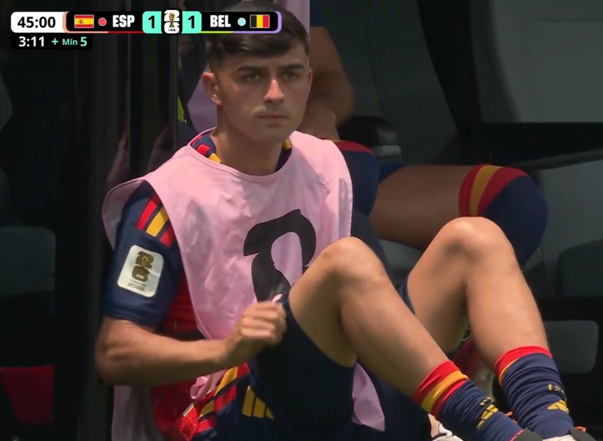 Kai_RMCF's tweet photo. "Unlocked Pedri" was locked to the bench at the WC tho. I guess this partnership doesn't work at the national team level? https://t.co/xcjiPvIpMo