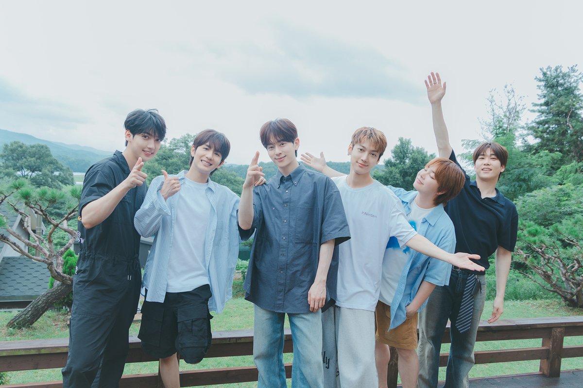 boyf_official's tweet photo. 먹고, 웃고, 게임하고, 또 웃고!
여섯 명이 함께해 더 즐거웠던 뽀이들의 하루🫧

영상으로 끝내기엔 아쉬운 ���음을 담아
화보보다 더 화보 같은 MT 비하인드 컷을 공개합니다✨

보프 가좍들의 첫 MT 마지막 이야기가 
오늘 공개될 예정이니 오늘도 많관부 🏕️

기분 좋은 설렘을 얼굴 가득 담아낸
멤버들의 개인 비하인드 컷은 
굿덕 멤버십에서 만나보실 수 있습니다💞

#베스트프렌드 #BESTFRIEND
#보이프렌드 #BOYFRIEND