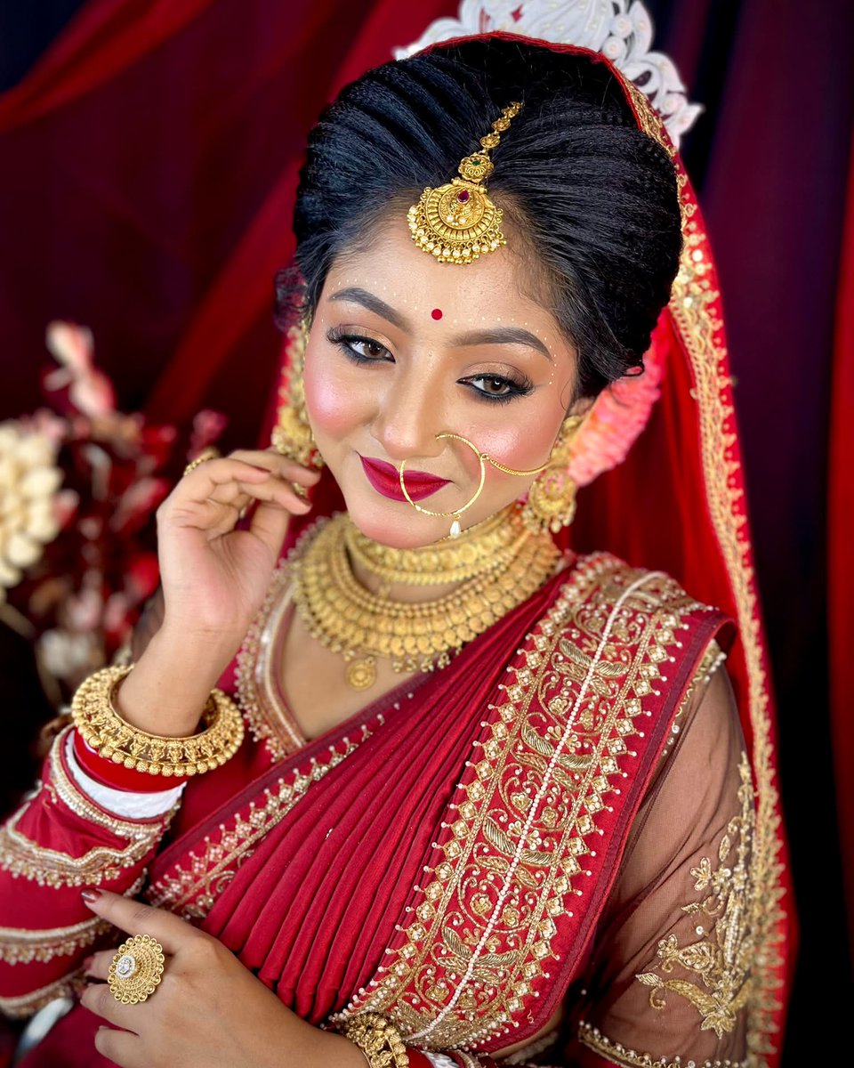 XxSeptemberxX's tweet photo. স্বপ্নের দিনে আপনার স্বাভাবিক সৌন্দর্য ও ভেতরের গ্লো ফুটিয়ে তোলাই আমার লক্ষ্য। ভারী মেকআপ নয়, চাই নিখুঁত ব্রাইডাল লুক। বিয়ের সিজনের বুকিং চলছে, আজই যোগাযোগ করুন: 6291937269 https://t.co/JQT3B8MSKy