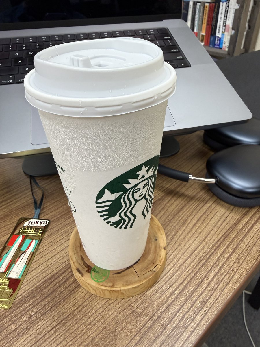 koseinen_'s tweet photo. テイクアウト、カフェ巡り。 https://t.co/v3enAOykxf