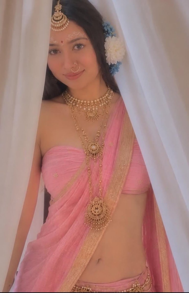 KasimPathanj's tweet photo. Ab isme meri kya galti agar radha mere saamne aise aagayi to https://t.co/xJUUEeZvKw