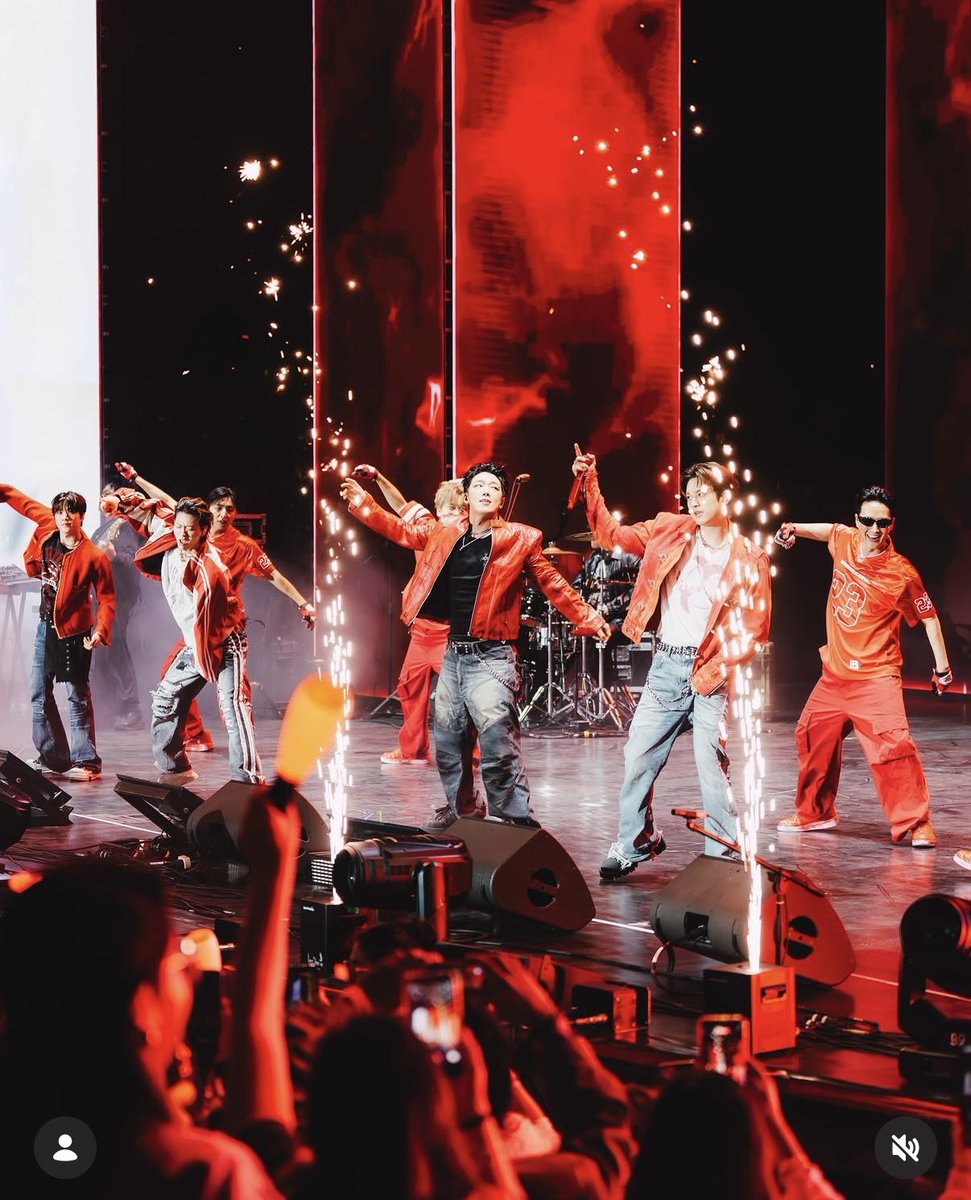 aeternumikonic's tweet photo. More iKON pics in Peru!!! 🔥

📸arantza_alva
#iKON @iKONIC_143 #아이콘 https://t.co/1yBpK4mv5d