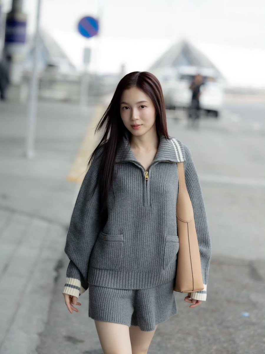 MilkLoveTH's tweet photo. [Post IG Update] @ everydaynewsth ( 070926 ) 

🔗 : https://t.co/gTp5LJRHA0

LOVERRUKK 1ST FLY TO NYFW
#CoachNYxLoverrukk
#loverrukk #CoachNY 
#CoachSpring27 https://t.co/x5ElqHWIoO