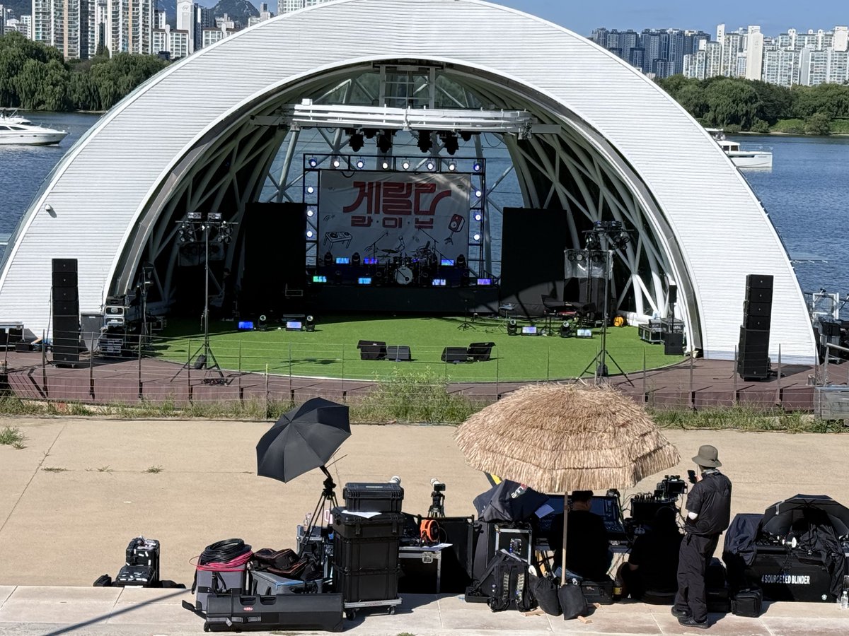 ttsoyeonjj's tweet photo. 전소연 정규1집 [끝내주는 인생] 발매 기념 게릴라 라이브 안내

✔ 공연 일시 : 2026.09.07. 8PM (KST)
✔ 공연 장소 : 여의도 물빛무대

#아이들 #idle
#소연 #SOYEON
#끝내주는인생
#퇴사할게여 https://t.co/TDlBpdg1Lo