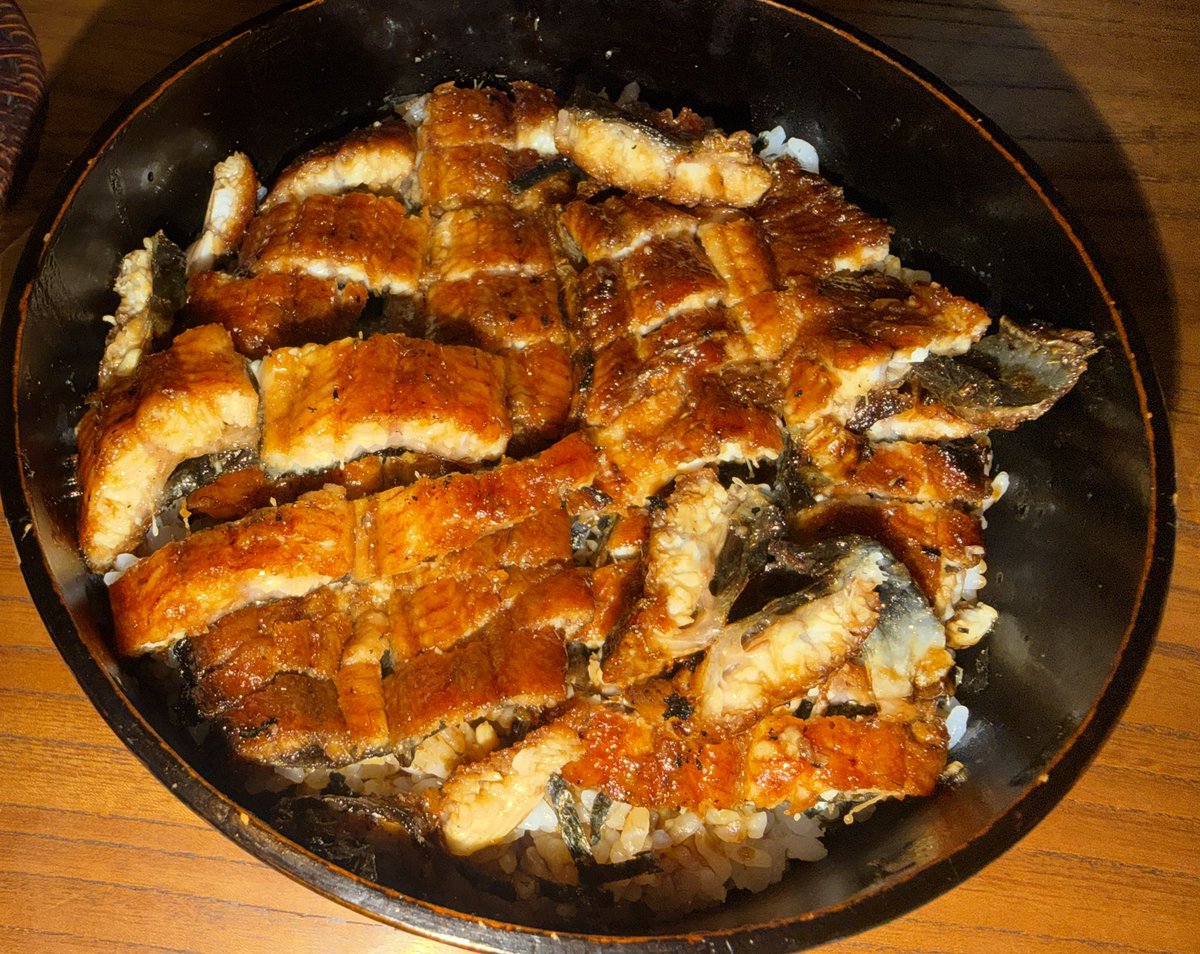 ZICOPELE's tweet photo. 大阪、名古屋のライブを終えて帰ります！
今日、名古屋から戻るので昼飯を贅沢しました💦

久し振りに来たけど美味しく頂きました！
乗変出来ないので名古屋駅で昼飲み〜

そして、新幹線も〜(〃ω〃)
品川駅から帰るか東京駅から帰るか思案中…
帰るのも一苦労だなぁ…💦
╰(*´︶`*)╯♡ https://t.co/f5qKQ77s9L