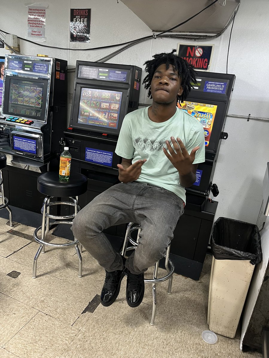 kmanslayer's tweet photo. #dallas #dtx #dallasfreaks
Chill shi🍵☠️❤️‍🔥 https://t.co/3FRoGdjaYQ