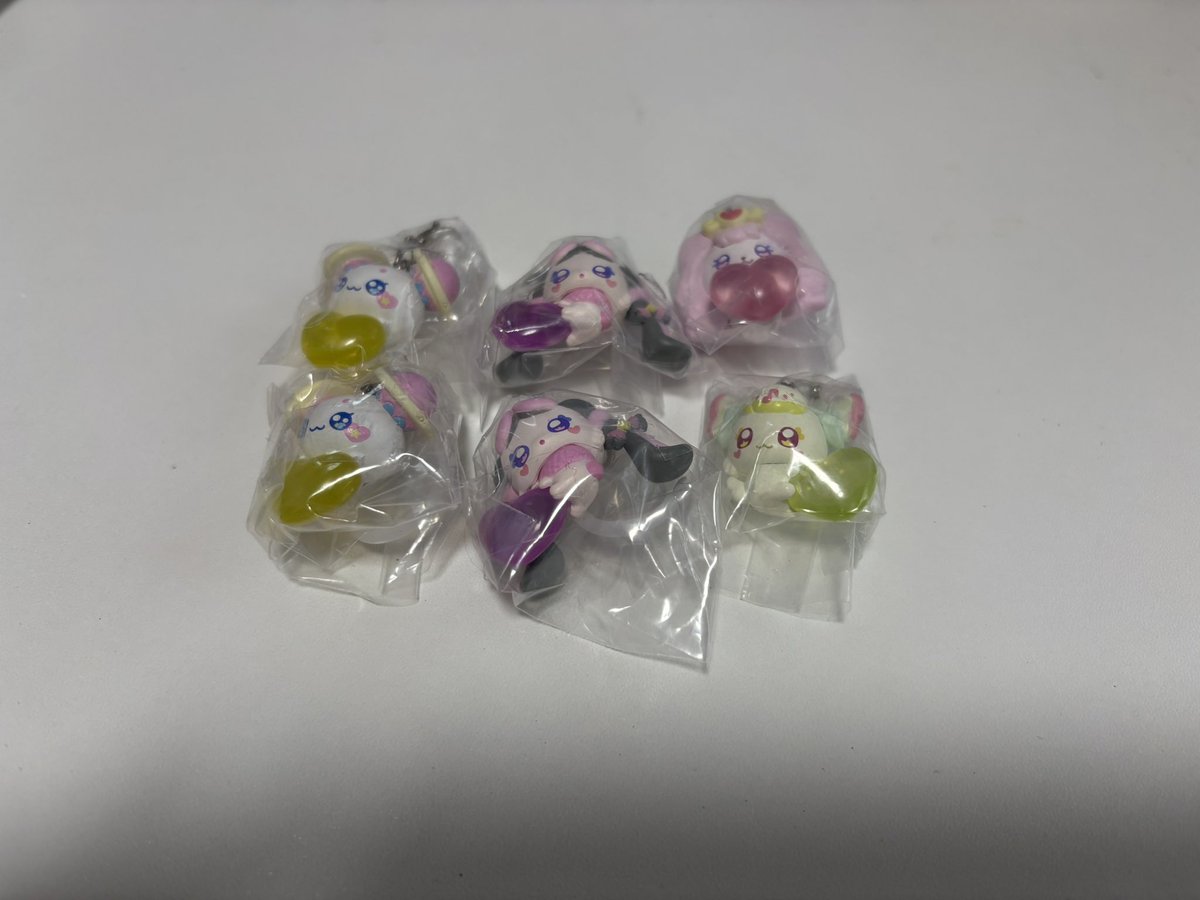 _mandu_uu's tweet photo. ぷちきゅあ めじるしアクセサリー 交換

【求】めっぷる、みっぷる
【譲】 ぱふ1、ふわ2、ぷりるん1、めろろん3

福岡手渡しまたは郵送📮

#めじるし交換　#ガチャガチャ交換 https://t.co/qAV4qLLxhr