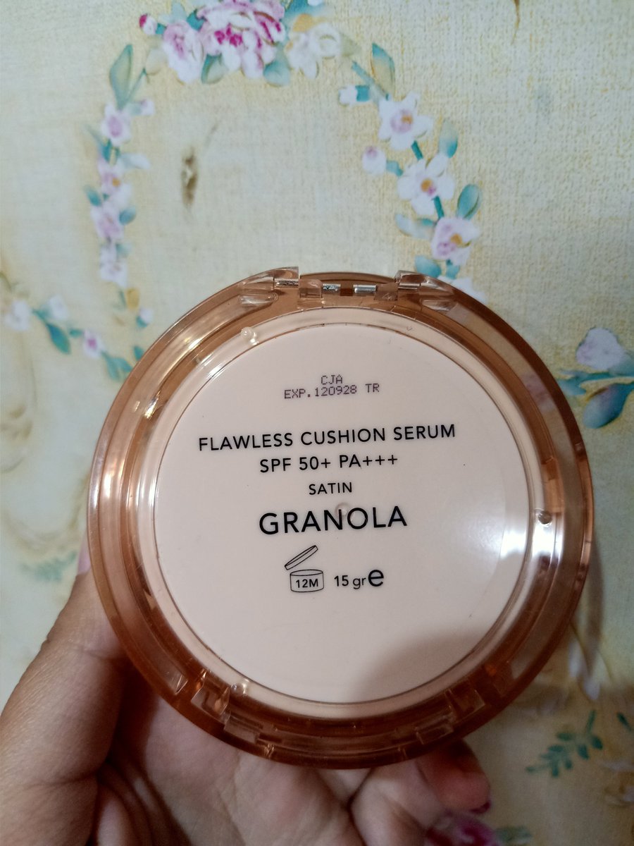 fankanaka's tweet photo. Preloved Cushion Esqa Shade Granola

Baru di pakai 3×

💰100k (bisa nego)
🏠 Dom Tasikmalaya 

❌ minus box, segel kaca dibuka
✅ bisa Oren kalau mau gratis ongkir ya

esqa cushion skintint blush on skincare glad2glow luxcrime Wardah Emina makeover Instaperfect seamakeup https://t.co/WY4j4WjzXv