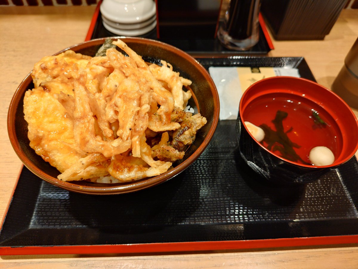 suranuma's tweet photo. 富山で白エビ天丼 https://t.co/RlKSdLISuf