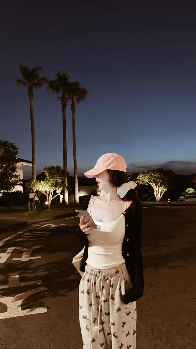 JoieBanner's tweet photo. Maybe the plot twist is realizing there never was a script. Do you feel that way? https://t.co/pB27rb0uSv