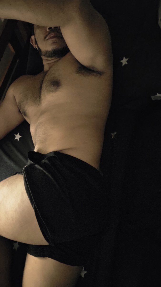 NiNsKaDOo's tweet photo. Cuddles, please ... https://t.co/prXr8emawS